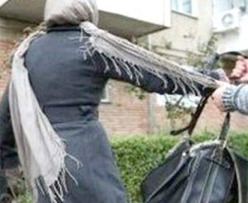 Tâlhari prinşi după ce au lăsat două fete fără bunuri
